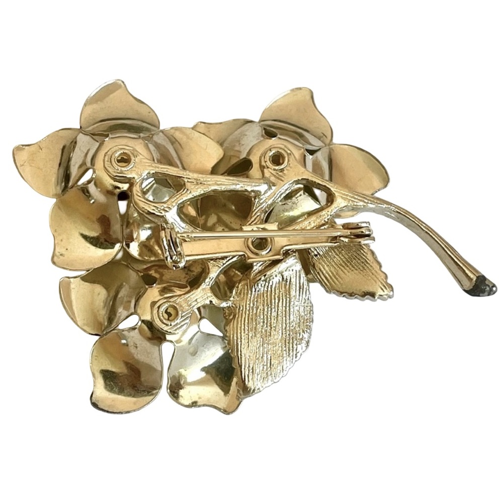 Vintage Mid-Century Enamel And Goldtone Metal Flower Brooch - Picture 4 of 4